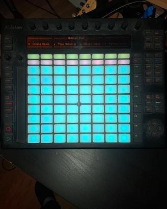 ableton push 1 con alimentatore 