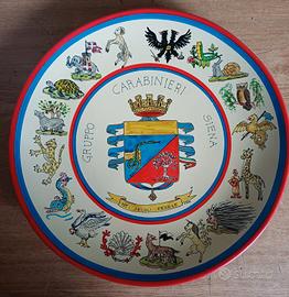 PIATTO DECORATO A MANO GRUPPO CARABINIERI E SIENA 