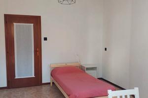 Stanza singola per studentesse universitarie