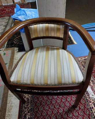 Poltroncina  in legno