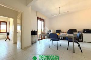 3 LOCALI A SARZANA