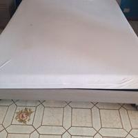 letto matrimoniale completo di rete e matera