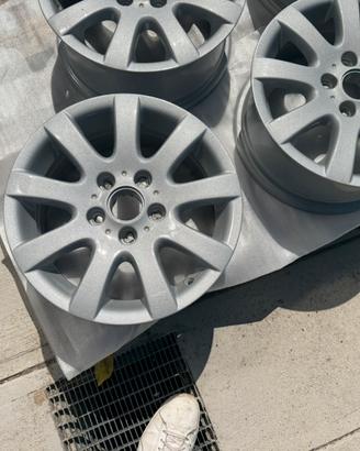 Cerchi in lega originali Volkswagen da 16 pollici