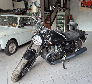Moto Guzzi V7 Stone 850   2025 