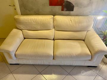 Divano tre posti e poltrona letto