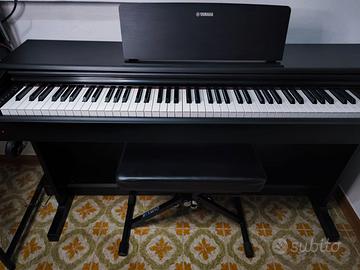 Pianoforte Yamaha YDP-144 Arius Nero + Sgabello