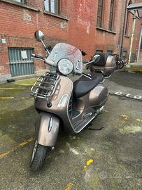 Vespa 300 gts touring