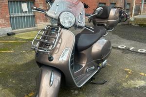 Vespa 300 gts touring