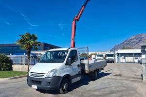 Iveco Daily CASSONE FISSO CON GRU FASSI