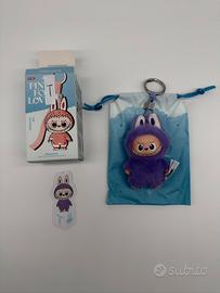 PopMart Labubu Pin For Love T Originale