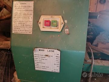tornio da legno usato pochissimo con utensili vend