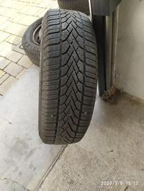 4 pneumatici con 4 cerchi