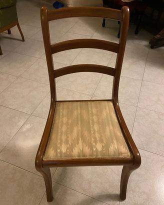 Sedie in legno con imbottitura
