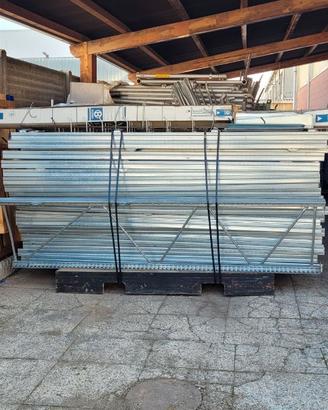 Scaffali metallici