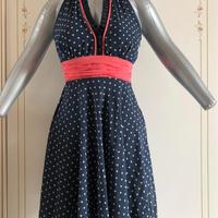 Abito smanicato chic