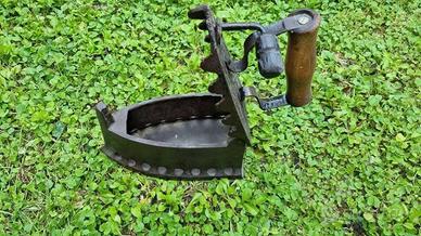Ferro da stiro d'epoca