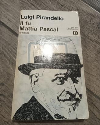 Libro vintage "Il fu Mattia Pascal"