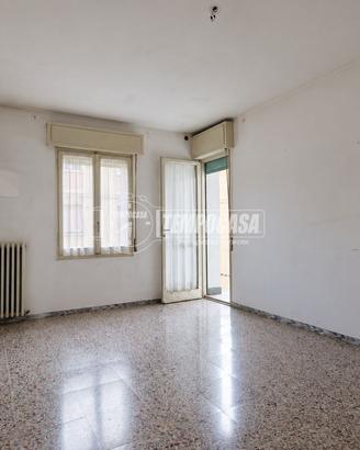 Ampio Appartamento Con Balcone e Garage
