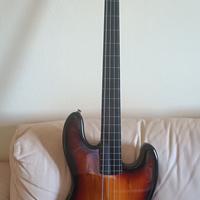 squier jazz bass fretless