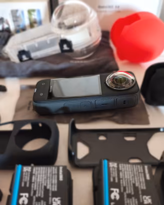 Insta360 X4 (in garanzia) + Dive Case, 3 Batterie
