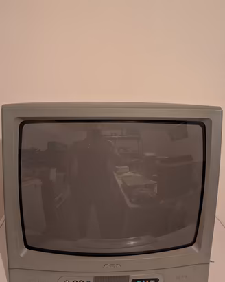 Vecchia TV e lettore DVD