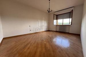 Appartamento di 110 m² con più di 5 locali e posto