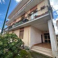 Appartamento con spazio esterno