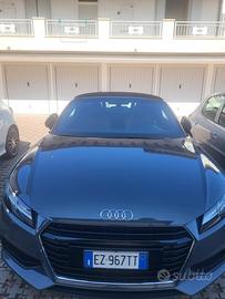 Audi TT cabriolet.