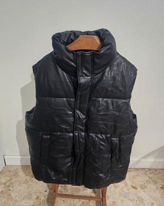 Gilet Puffer Zara in similpelle nera 