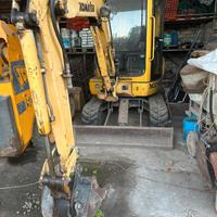 Escavatote komatsu pc27r