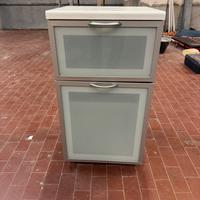 Mobile bagno IKEA VÄTTERN con ante in vetro satina