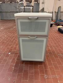 Mobile bagno IKEA VÄTTERN con ante in vetro satina