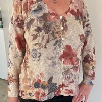 Cardigan in maglia con bottoni e stampa a fiori
