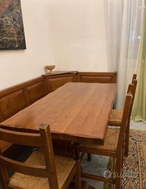 Tavolo rustico in legno, panca angolare, 3 sedie