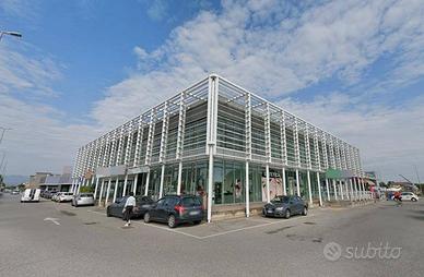 Immobile in asta di 164 m² con 3 locali a Azzano M