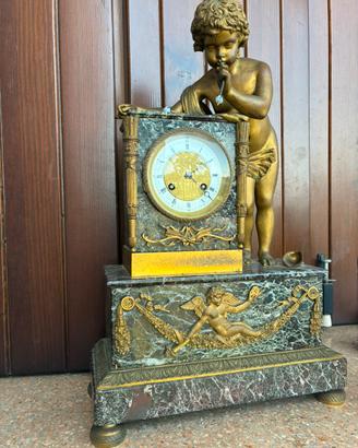 Orologio a pendolo francese Cupido 1820-1860