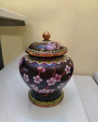 vaso con coperchio in ceramica 