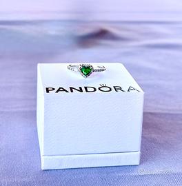 Anello Pandora cuore in rilievo verde nuovo