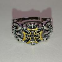 Anello Gotico Punk Croce Portafortuna Regolabile 