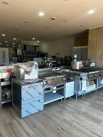Arredamento e attrezzature show room