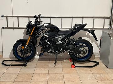Suzuki gsx s 750