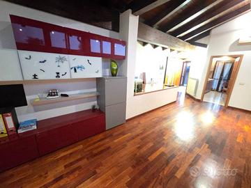 Attico / Mansarda di 93 m² con 5 locali e box auto