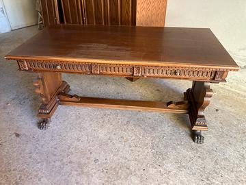 Scrivania in legno