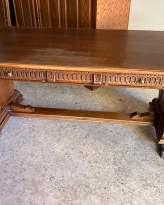 Scrivania in legno