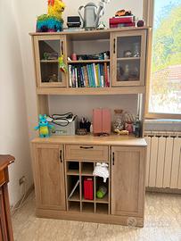 Mobile credenza con vetrina e portabottiglie