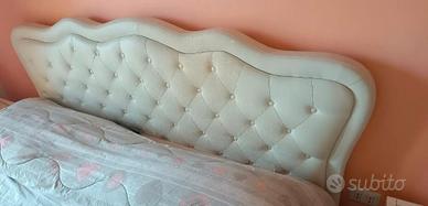 Letto matrimoniale ecopelle bianca con testata 