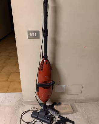 Scopa elettrica Bosch 1600 watt + accessori