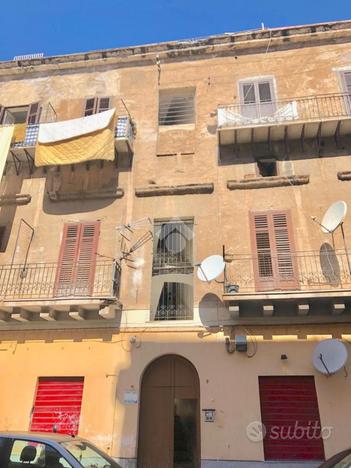 MONOLOCALE A PALERMO