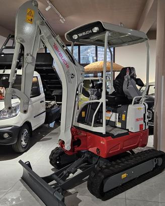 MINIESCAVATORE TAKEUCHI TB 217 R FULL SUPER PREZZO
