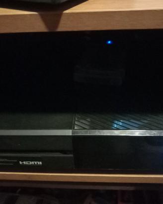 Xbox one 1tb con 10 giochi e pad
